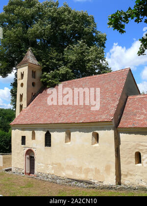 Römisch-katholische Kirche, Manfa, Ungarn. Sarlos Boldogasszony Arpad - kori Romai katolikus Templom, Mánfa, Magyarország. Stockfoto