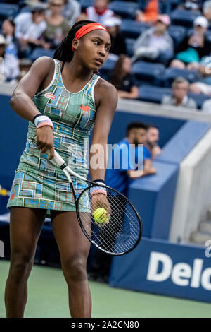 Coco Gauff der USA konkurrieren in der ersten Runde der US Open Tennis 2019 Stockfoto