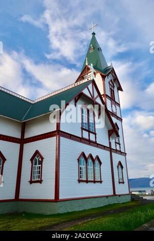 Husavik, Island - 25. September 2019: Die markante lutherischen Kirche in der Stadt. Stockfoto