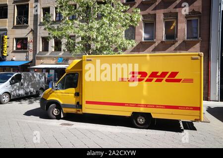 Nürnberg, Deutschland - Mai 7, 2018: DHL-Kurier Transporter in Deutschland. DHL ist Teil des Deutschen Nationalen mail Service - Deutsche Post. Stockfoto