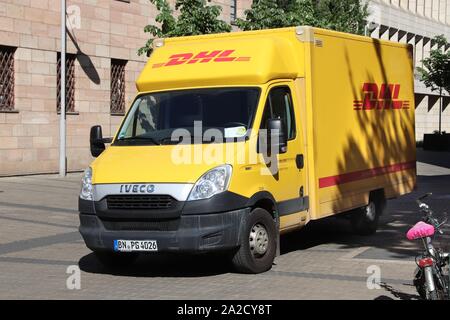 Nürnberg, Deutschland - Mai 7, 2018: DHL Paket Lieferung Van in Deutschland. DHL ist Teil des Deutschen Nationalen mail Service - Deutsche Post. Stockfoto
