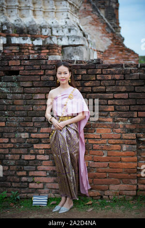 Frau in der traditionellen Thai dress während Ayutthaya Festival Stockfoto