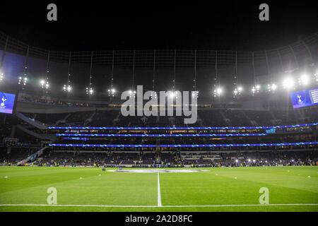 Allgemein Blick in die Tottenham Hotspur Stadion vor ein UEFA Champions League Spiel zwischen den Tottenham Hotspur und dem FC Bayern München. Stockfoto