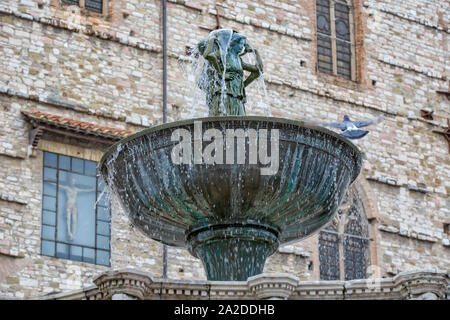 Brunnen Maggiore in den großen Platz von Perugia ist zweifellos die Hauptattraktion auf der Piazza IV Novembre, Umbrien, Perugia, Italien Stockfoto