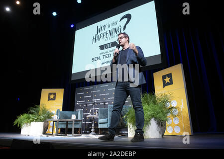 Austin, Texas, USA. 28 Sep, 2019. Journalist Chris Hayes von MSNBC stellt seinen Podcast mit US-Senator Ted Cruz von Texas während einer Texas Tribune Festival in Austin. Cruz meist verteidigt Donald Trump, aber nicht aus anderen Präsidentendurchlauf seiner eigenen 2024. Credit: Bob Daemmrich/ZUMA Draht/Alamy leben Nachrichten Stockfoto