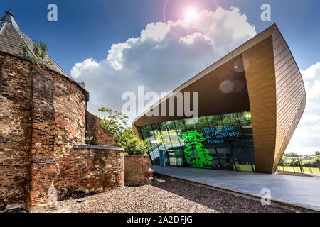 Alte und neue zusammen mit Firstsite Art Gallery Stockfoto