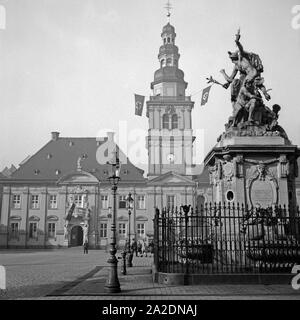 Das alte Rathaus auf dem Paradeplatz in Mannheim, Deutschland 1930er Jahre. Mannheim Altes Rathaus am Paradeplatz Square, Deutschland 1930. Stockfoto