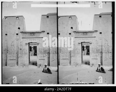 Ägyptische Ansichten; Tempel des Horus, Edfu. Eingang zum Tempel Stockfoto