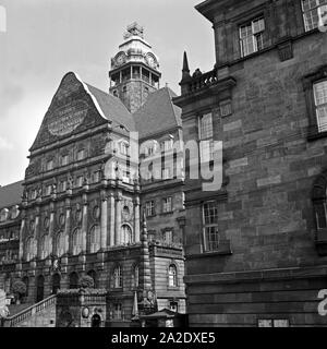 Das Rathaus in der Innenstadt von Kassel, Deutschland 1930er Jahre. Kassel City Hall, Deutschland 1930. Stockfoto