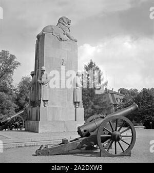 Ehrenmal für die im 1. Weltkrieg gefallenen Soldaten in Weimar, Deutschland 1930er Jahre. WWI-Denkmal in Weimar, Deutschland 1930. Stockfoto