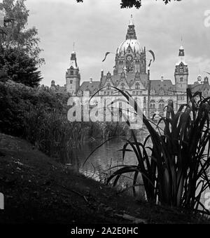 Blick auf das Neue Rathaus in Hannover, Deutschland 1930er Jahre. Blick auf das neue Rathaus der Stadt Hannover, Deutschland 1930. Stockfoto