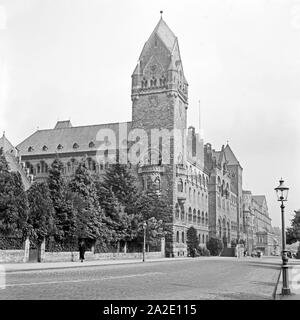 Das preußische Regierungsgebäude in Koblenz, Deutschland 1930er Jahre. Die preußische Regierung Gebäude in Koblenz, Deutschland 1930. Stockfoto