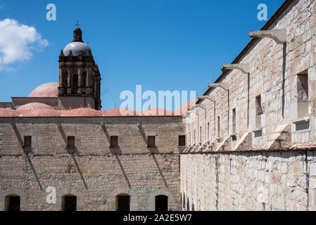 Juli, 29:Innenhof im Museum in die Kirche und das Kloster von Santo Doming. Oaxaca, Mexiko Stockfoto