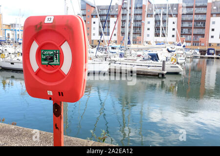 September 2019 - Den Keilriemen direkt neben dem Yachthafen in Portishead UK Stockfoto