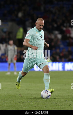 Cardiff, Großbritannien. 02 Okt, 2019. Toni Leistner von Queens Park Rangers während der efl Sky Bet Championship Match zwischen Cardiff City und Queens Park Rangers an der Cardiff City Stadium, Cardiff, Wales am 2. Oktober 2019. Foto von Dave Peters. Nur die redaktionelle Nutzung, eine Lizenz für die gewerbliche Nutzung erforderlich. Keine Verwendung in Wetten, Spiele oder einer einzelnen Verein/Liga/player Publikationen. Credit: UK Sport Pics Ltd/Alamy leben Nachrichten Stockfoto