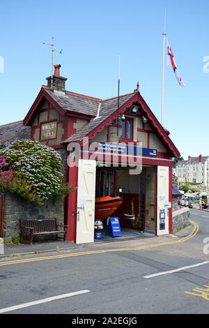 Die Rettungsbootstation in Criccieth in Nord Wales Stockfoto