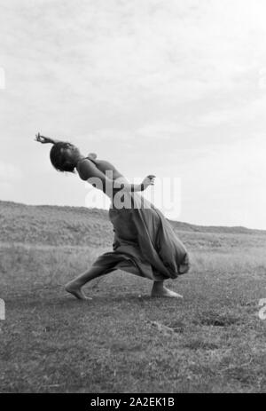 Die beliebte Tänzerin Gret Palucca im Urlaub auf Sylt, Deutschland 1930. Stockfoto