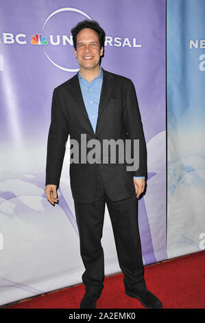 In Pasadena, Kalifornien. Januar 15, 2011: Diedrich Bader an der NBC Universal Winter 2011 Presse Rundgang im Langham Huntington Hotel, Pasadena. © 2011 Paul Smith/Featureflash Stockfoto