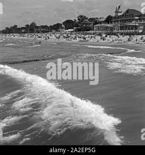 Strang bin Ostseebad Zoppot in der Danziger Bucht in Ostpreußen, Deutschland 1930er Jahre. Strand an der Ostsee Spa von Zoppot in Ostpreußen, Deutschland 1930. Stockfoto