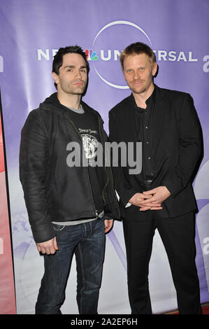 In Pasadena, Kalifornien. Januar 15, 2011: Sam Witwer & Mark Pellegrino (rechts) bei NBC Universal Winter 2011 Presse Rundgang im Langham Huntington Hotel, Pasadena. © 2011 Paul Smith/Featureflash Stockfoto