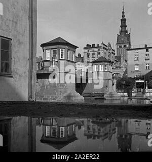 Liegebrücke Sterben in der Altstadt von Elbing, Masuren, Ostpreußen, Deutschland 1930er Jahre, Liegebruecke Brücke in der Altstadt von Elbing, Masuren, Ostpreußen, Deutschland 1930. Stockfoto