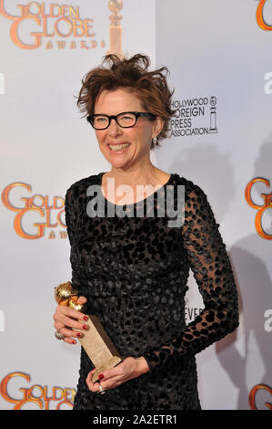 LOS ANGELES, Ca. Januar 16, 2011: Annette Bening am 68. Golden Globe Awards im Beverly Hilton Hotel. © 2011 Paul Smith/Featureflash Stockfoto