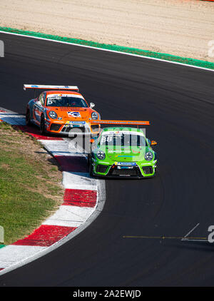 Vallelunga, Italien am 14. September 2019. Porsche Carrera Rennwagen in Aktion bei Wendung in asphaltpiste Stromkreis Stockfoto