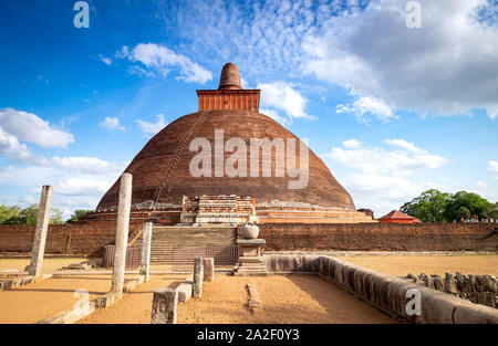 Polonnaruwa/Sri Lanka - 07 AUGUST 2019: Jetavana Dagoba ist einer der zentralen Orte im heiligen Welt Erbe der Stadt Anuradhapura, Sri Lanka, Stockfoto