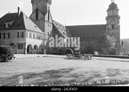 Stadtkirche in Freudenstadt, eine der seltenen Winkelkirchen, Deutsches Reich 30er Jahre. Die Pfarrkirche in Freudenstadt, einer der wenigen rechteckigen Kirchen, Deutschland 1930. Stockfoto