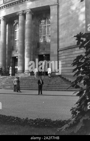 Das Opernhaus des Stuttgarter Staatstheaters, Deutschland 1930er Jahre. Das Opernhaus der Staatstheater Stuttgart, Deutschland 1930. Stockfoto