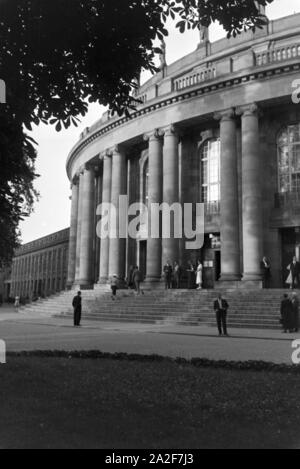 Das Opernhaus des Stuttgarter Staatstheaters, Deutschland 1930er Jahre. Das Opernhaus der Staatstheater Stuttgart, Deutschland 1930. Stockfoto