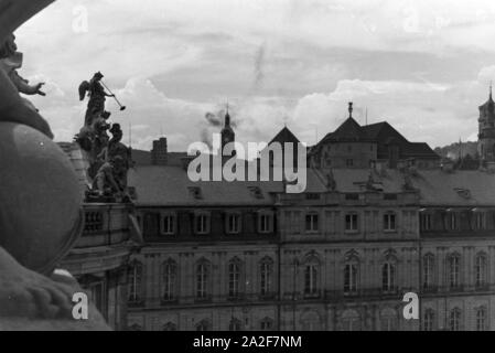 Blick in den Ehrenhof des Neuen strapaziert in Stuttgart, Deutschland, 1930er Jahre. Blick auf den Innenhof des Neuen Schlosses in Stuttgart, Deutschland 1930. Stockfoto