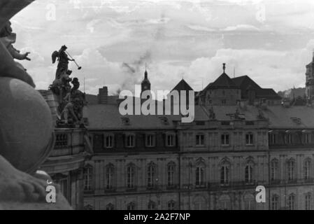 Blick in den Ehrenhof des Neuen strapaziert in Stuttgart, Deutschland, 1930er Jahre. Blick auf den Innenhof des Neuen Schlosses in Stuttgart, Deutschland 1930. Stockfoto