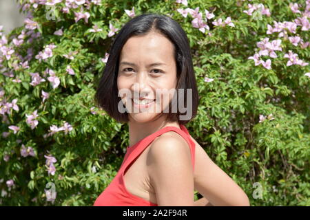 Porträt einer wunderschönen Minderheit erwachsene Frau Stockfoto