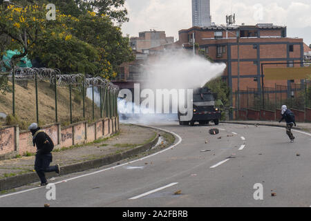 Juni 4, 2019: Die kolumbianische Nationalmannschaft erhalten die nationalen Pavillons aus den Händen von Präsident IvÃ¡n Duque. Credit: Daniel Garzon Herazo/ZUMA Draht/Alamy leben Nachrichten Stockfoto