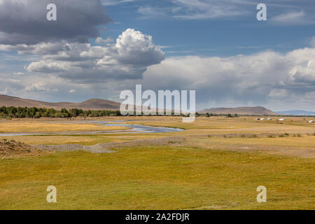 Eindrücke der schönen menschlichen freien Landschaft im Norden der Mongolei Stockfoto