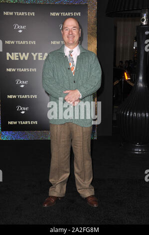 LOS ANGELES, Ca. Dezember 05, 2011: Larry Miller bei der Weltpremiere von "New Year's Eve' am Grauman's Chinese Theater, Hollywood. © 2011 Paul Smith/Featureflash Stockfoto