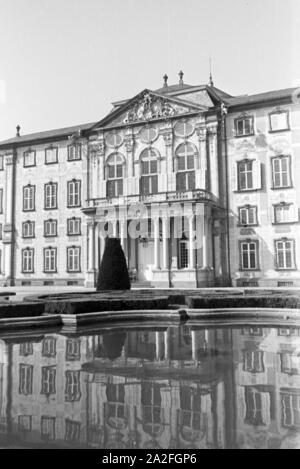 Die ehemalige Residenz der Fürstbischöfe von Speyer Schloss Bruchsal, Deutschland 1930er Jahre. Die ehemalige Residenz der Fürstbischöfe von Speyer, das Bruchsaler Schloss, Deutschland 1930. Stockfoto