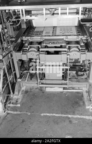 Druckmaschinen in Höhle Mann Büromaschinenhersteller, 1930er Jahre Deutsches Reich. Druckmaschinen, in die MAN-Werke, Deutschland der 1930er Jahre. Stockfoto