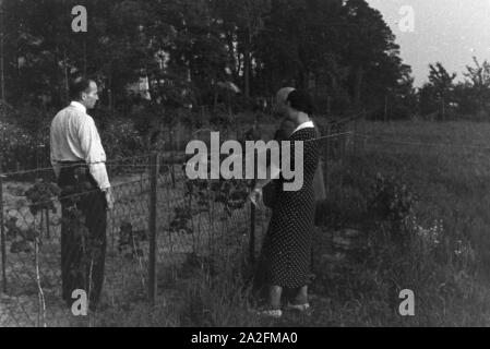 Eine Familie fährt in den Urlaub, Deutsches Reich 30er Jahre. Eine Familie in Urlaub, Deutschland 1930. Stockfoto