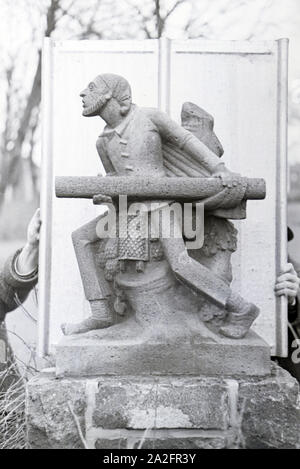 Skulptur einer Steinmetzschule in Mayen, Deutsches Reich 1937. Skulptur eines chiseler Schule in Mayen, Deutschland 1937. Stockfoto