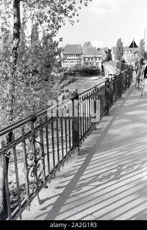 Ein Ausflug an den Neckar, Deutsches Reich 30er Jahre. Ein Ausflug an den Neckar; Deutschland 1930. Stockfoto