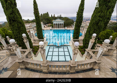 Kalifornien, USA, 09. Jun 2013: Grand, luxuriösen Swimmingpool in Hearst Castle. Stockfoto