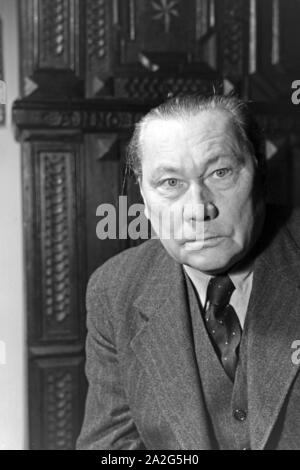 Der deutsche Mass Paul Wegener in seinem Haus in Berlin, Deutschland, 1930er Jahre. Deutsche Schauspieler Paul Wegener in seinem Haus in Berlin, Deutschland 1930. Stockfoto