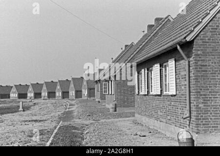 Fischerhäuser und Fischer von Hela in Ostpreußen, Deutschland 1930er Jahre. Fisherman's Hütten von Hela in Ostpreußen, Deutschland 1930. Stockfoto