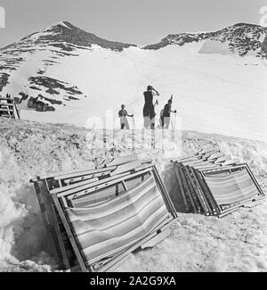 Ein Ausflug in Ein Skigebiet in Bayern, 1930er Jahre Deutsches Reich. Eine Reise in ein Skigebiet in Bayern, Deutschland der 1930er Jahre. Stockfoto