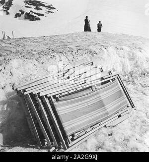 Ein Ausflug in Ein Skigebiet in Bayern, 1930er Jahre Deutsches Reich. Eine Reise in ein Skigebiet in Bayern, Deutschland der 1930er Jahre. Stockfoto