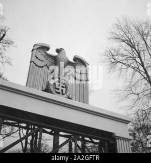 Baustelle rund um die Siegessäule in Berlin, Deutschland, 1930er Jahre. Bau Bereich um die Berliner Siegessaeule, Deutschland 1930. Stockfoto