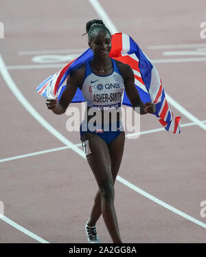 Doha, Katar. 02 Okt, 2019. Dina Asher-Smith gewinnt 200 m Goldmedaille bei den IAAF Weltmeisterschaften im Khalifa International Stadium. Credit: SOPA Images Limited/Alamy leben Nachrichten Stockfoto