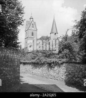 Blick in die Busdorfkirche in Paderborn, Deutschland 1930er Jahre. Blick auf die Kirche Busdorfkirche in Paderborn, 1930. Stockfoto